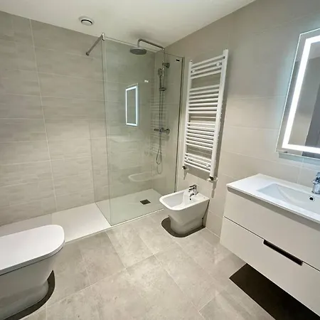 Jacinto Benavente 15, 3a Con Parking Gratis By Ybh Апартаменты *